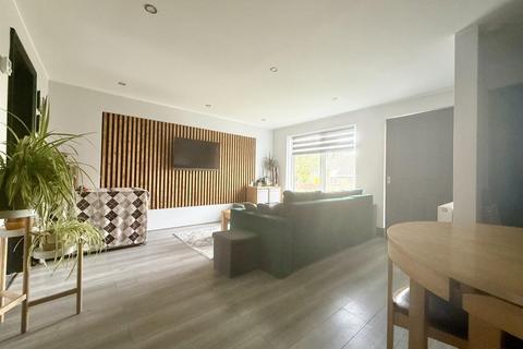 undefined, Redwood Close, Gloucester GL1