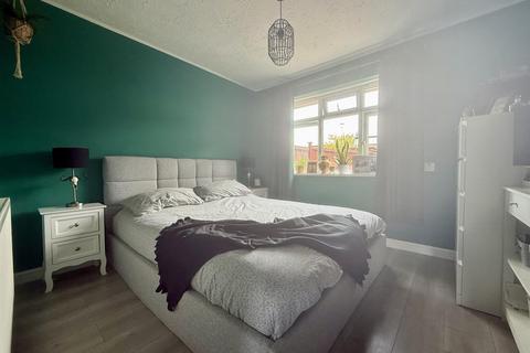 undefined, Redwood Close, Gloucester GL1