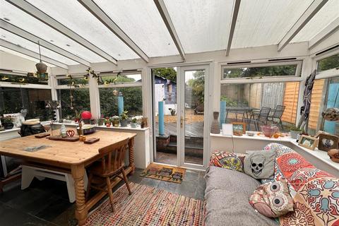 10 Milner Terrace, Leek, ST13 6BY