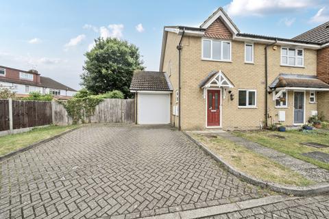 3 bedroom end of terrace house for sale, Oakcroft Close, Pinner, Middlesex, HA5