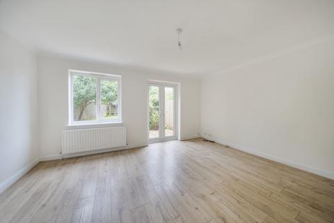 3 bedroom end of terrace house for sale, Oakcroft Close, Pinner, Middlesex, HA5