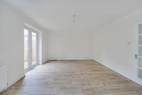 3 bedroom end of terrace house for sale, Oakcroft Close, Pinner, Middlesex, HA5