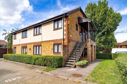 Studio to rent, Heron Court, Booth Road, Colindale
