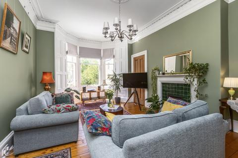 2f2, 207 Bruntsfield Place, Edinburgh, EH10 4DH