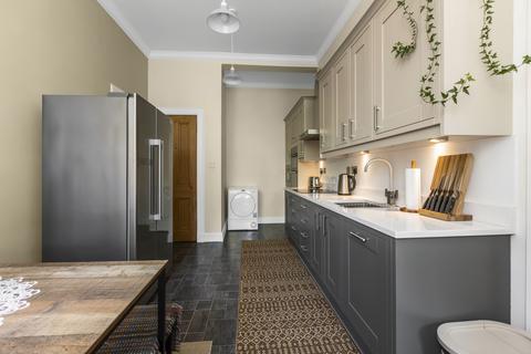 2f2, 207 Bruntsfield Place, Edinburgh, EH10 4DH