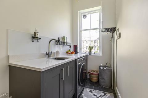2f2, 207 Bruntsfield Place, Edinburgh, EH10 4DH