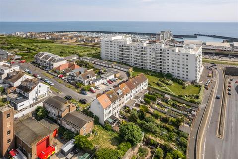 2 bedroom maisonette for sale, Cliff Road, Brighton