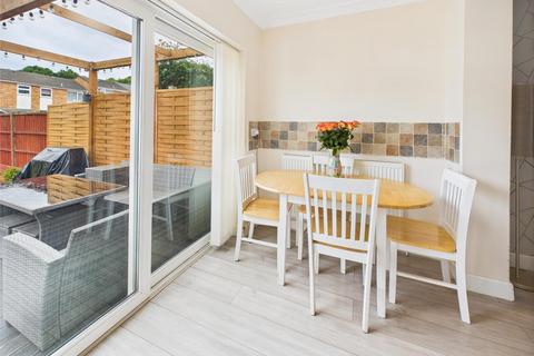 136 Ashington Grove, Coventry, CV3 4DB