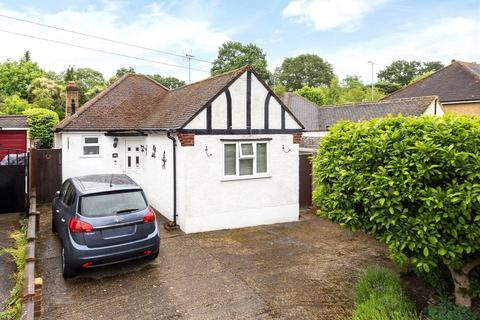 2 bedroom bungalow for sale, Batten Avenue, Woking GU21