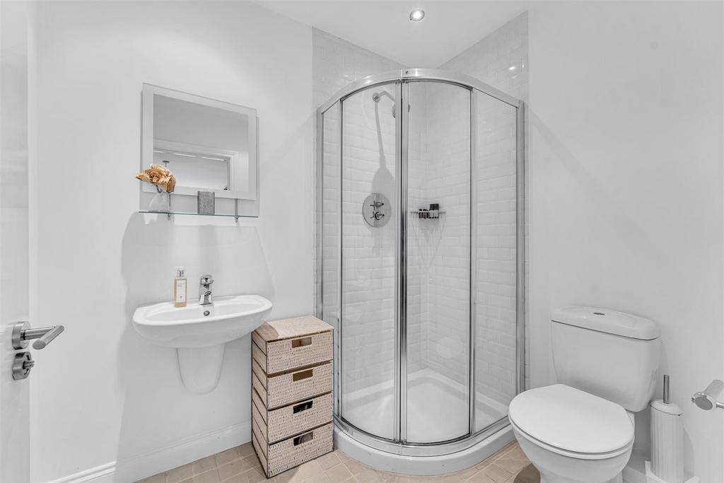Bed 2 En Suite