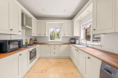 28 Fleeman Grove, West Bridgford, Nottingham, NG2 5BH