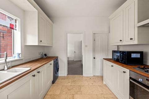 28 Fleeman Grove, West Bridgford, Nottingham, NG2 5BH