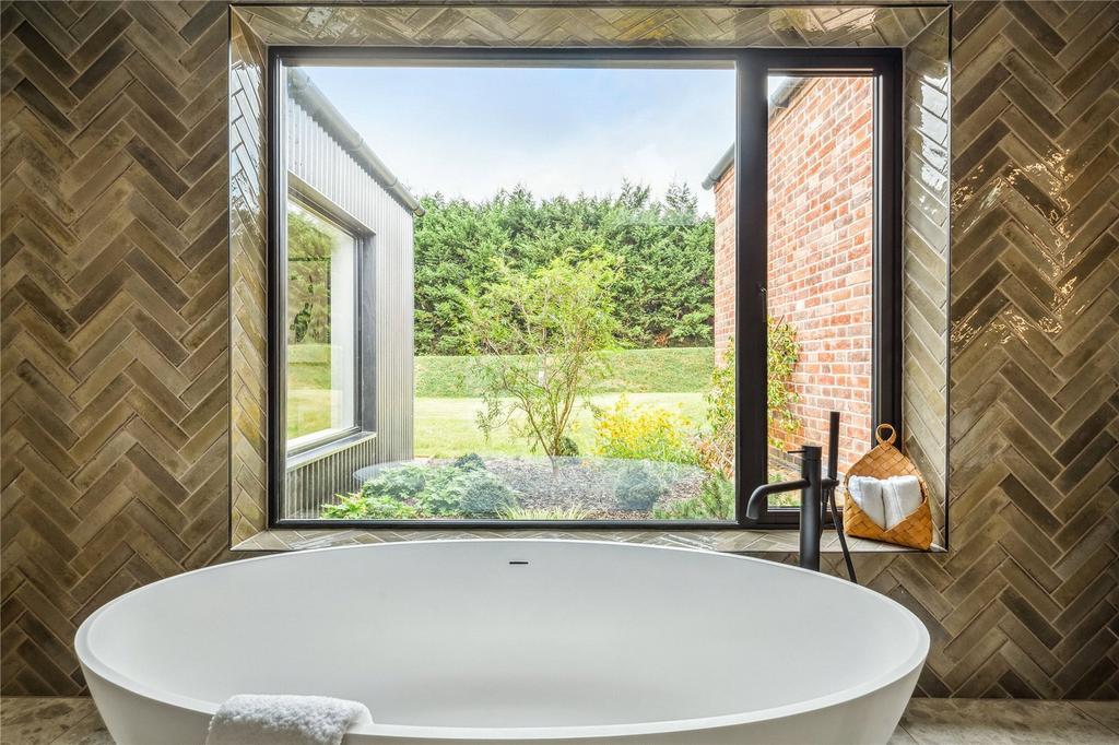 Bed 1 En-Suite