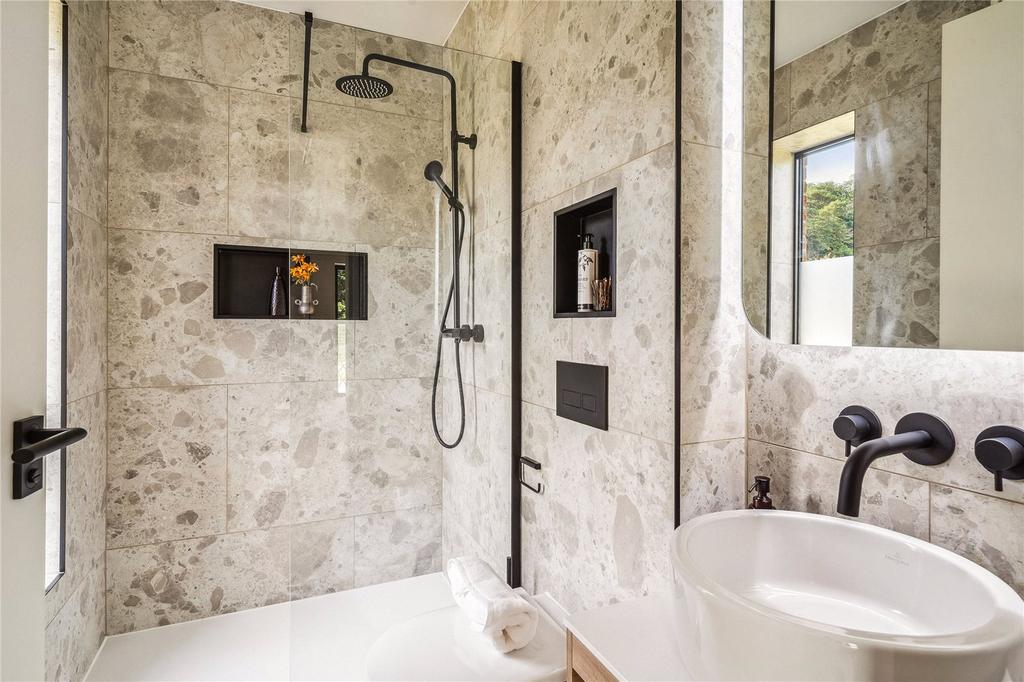 Bed 2 En-Suite
