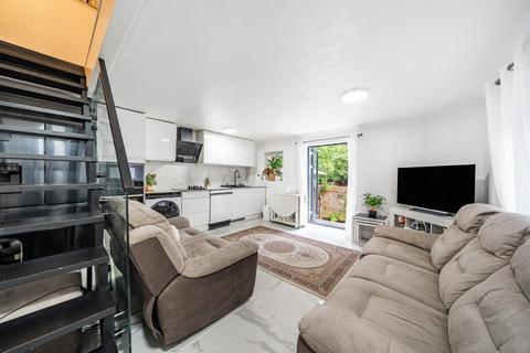 undefined, Cunard Walk, Surrey Quays, London, SE16