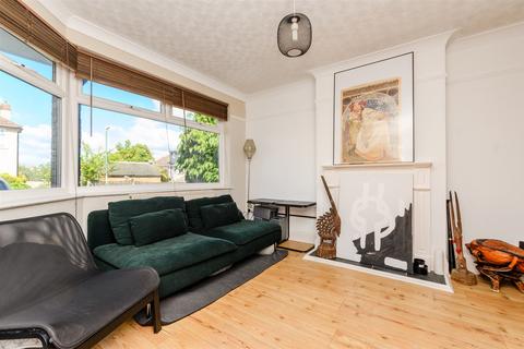 3 bedroom end of terrace house for sale, Kingswood Close, Dartford DA1