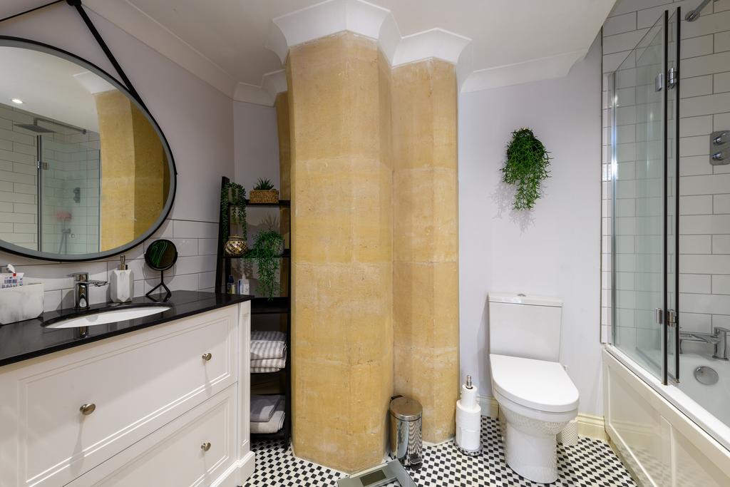 Family bathroom