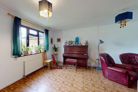 3 bedroom semi-detached house for sale, Stone, Aylesbury HP17