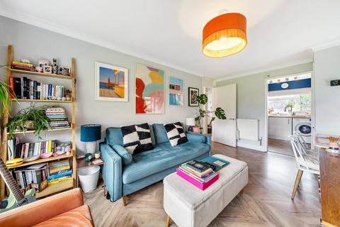 2 bedroom flat for sale, Windmill Close, Long Ditton, KT6