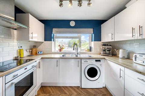 2 bedroom flat for sale, Windmill Close, Long Ditton, KT6