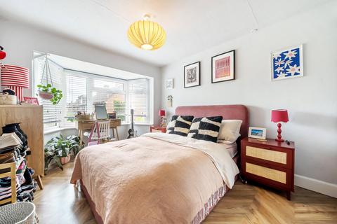 2 bedroom flat for sale, Windmill Close, Long Ditton, KT6