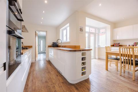 38 Burringham Road, Scunthorpe, DN17 2BB