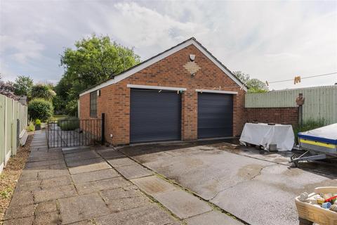 38 Burringham Road, Scunthorpe, DN17 2BB