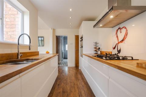 38 Burringham Road, Scunthorpe, DN17 2BB