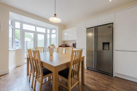 38 Burringham Road, Scunthorpe, DN17 2BB