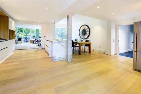 6 bedroom detached house for sale, Neville Drive, N2