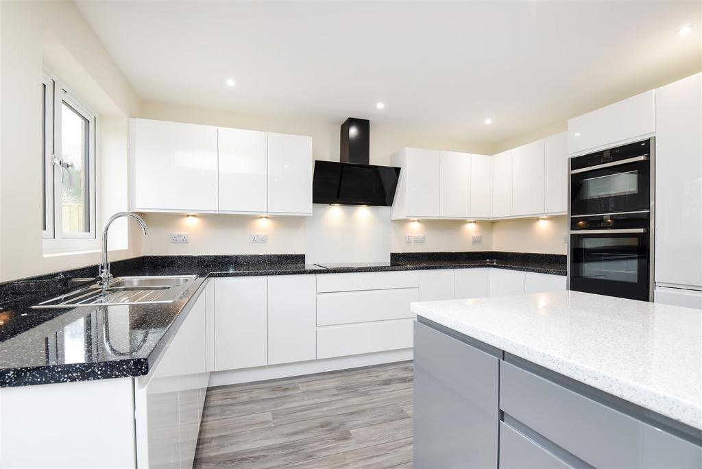 Kitchen/Breakfast Ro