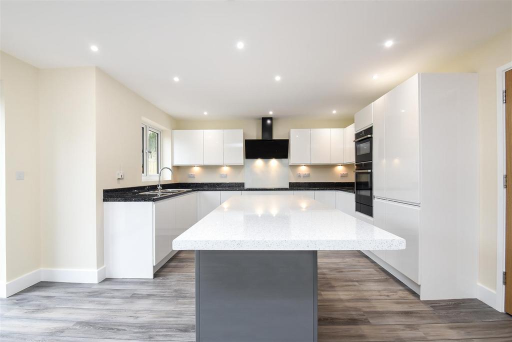 Kitchen/Breakfast Ro