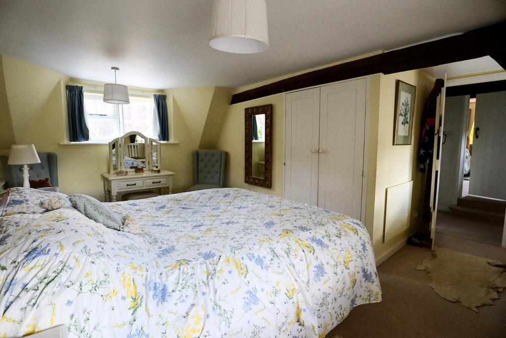 Bedroom 2 (2).jpg