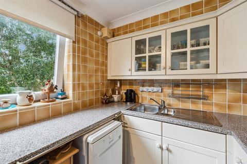 undefined, Fishers Lane, London, W4