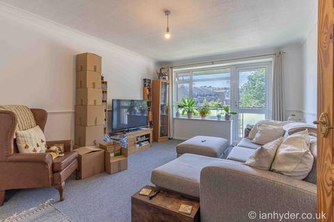 2 bedroom flat for sale, Westbrook, Lustrells Vale, Saltdean, Brighton BN2