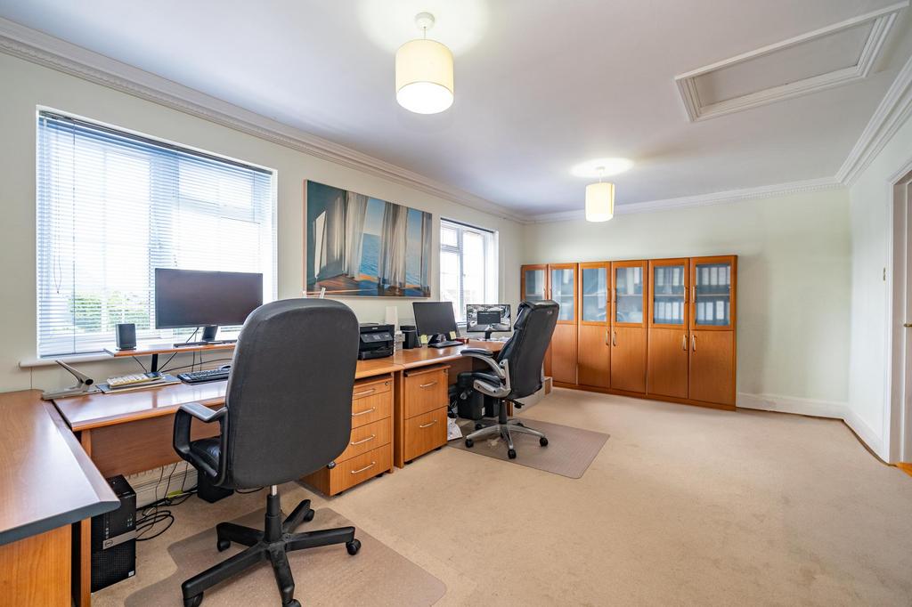 33-King-Edward-Avenue-03989