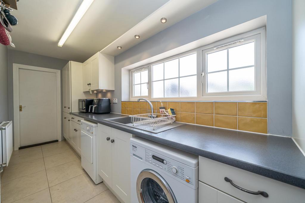 33-King-Edward-Avenue-03878