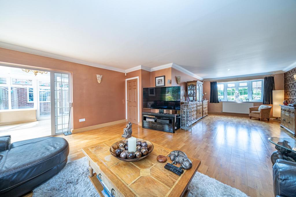 33-King-Edward-Avenue-03930