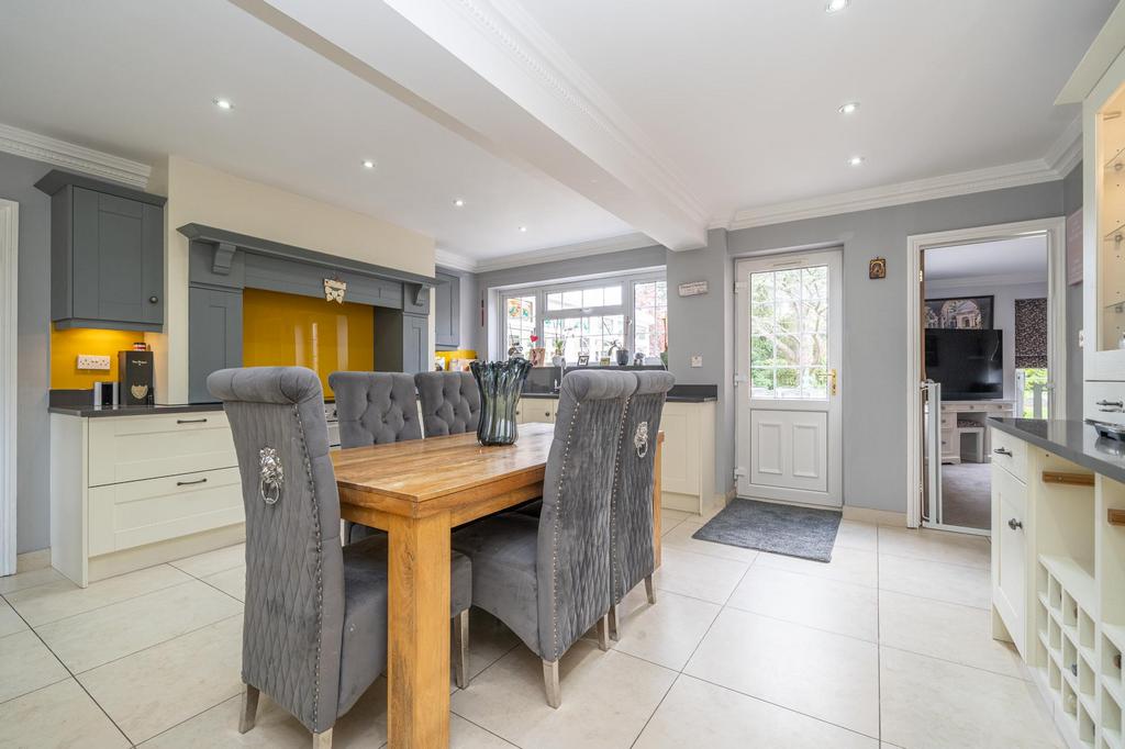 33-King-Edward-Avenue-03884