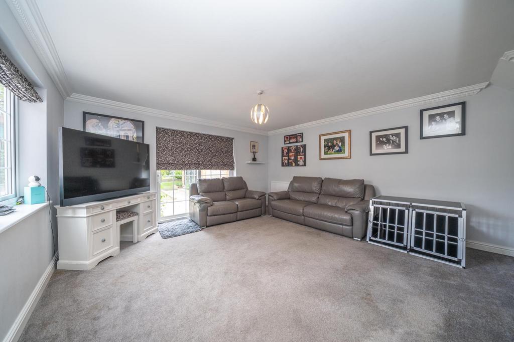 33-King-Edward-Avenue-03893