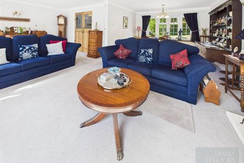 5 bedroom detached house for sale, Chapel Close, Houghton on The Hill, Leicestershire