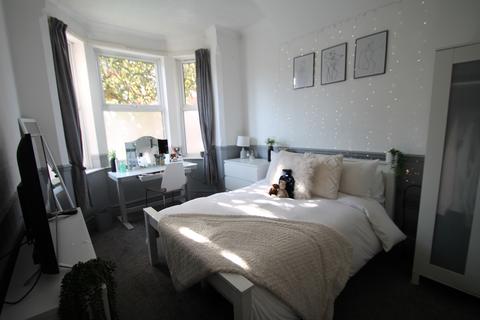 3 bedroom terraced house to rent, (3) 84 Burford Road, Nottingham