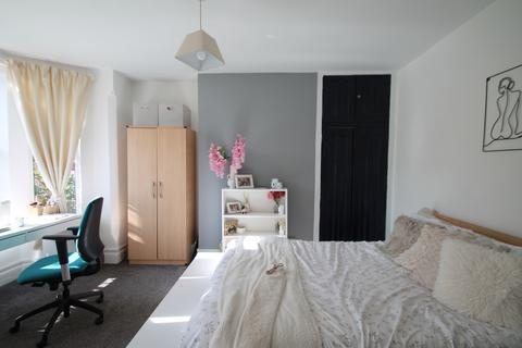 3 bedroom terraced house to rent, (3) 84 Burford Road, Nottingham