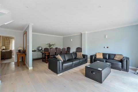 16 Beechfield, Banstead, SM7 3RG