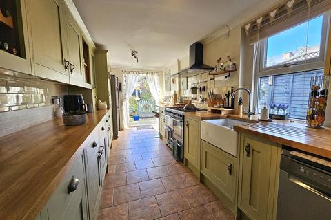 4 Honyatt Road, Gloucester, GL1 3EB