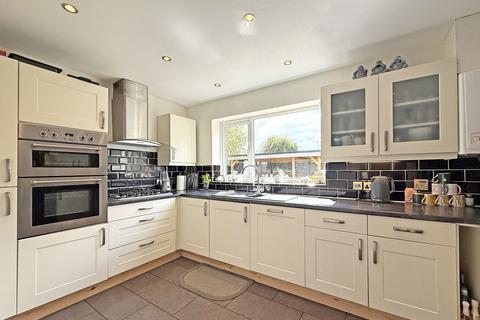 9 Ash Grove, Bugbrooke, Northampton, NN7 3RA