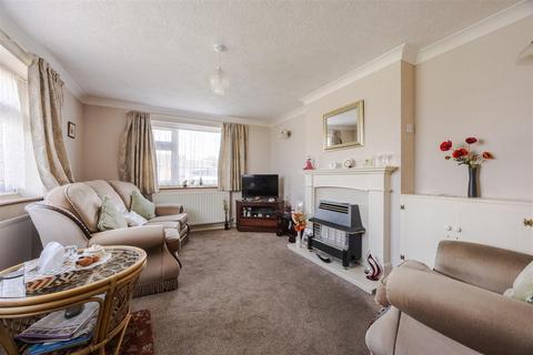 2 bedroom detached bungalow for sale, Shipton Road, Scunthorpe
