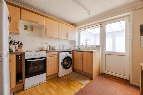2 bedroom detached bungalow for sale, Shipton Road, Scunthorpe