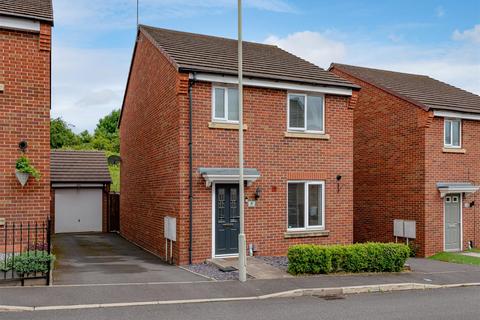 3 bedroom detached house for sale, 5 Taper Close, Kingswinford