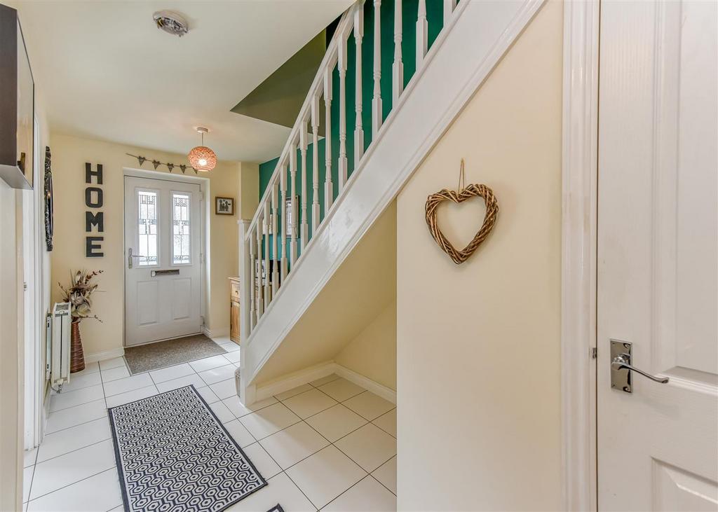 5 Taper Close-Hall (2).jpg